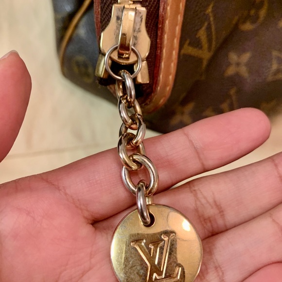 Lous Vuitton 💕 Tívoli GM 💕 100% Authentic - Picture 3 of 8